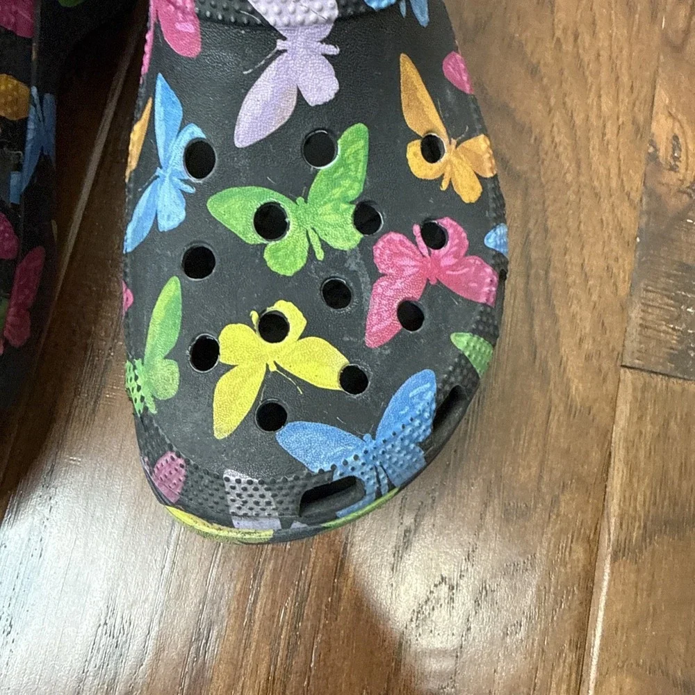 Crocs Classic Platform Butterfly Clog Black Rainbow Womens W7 Novelty RARE Water